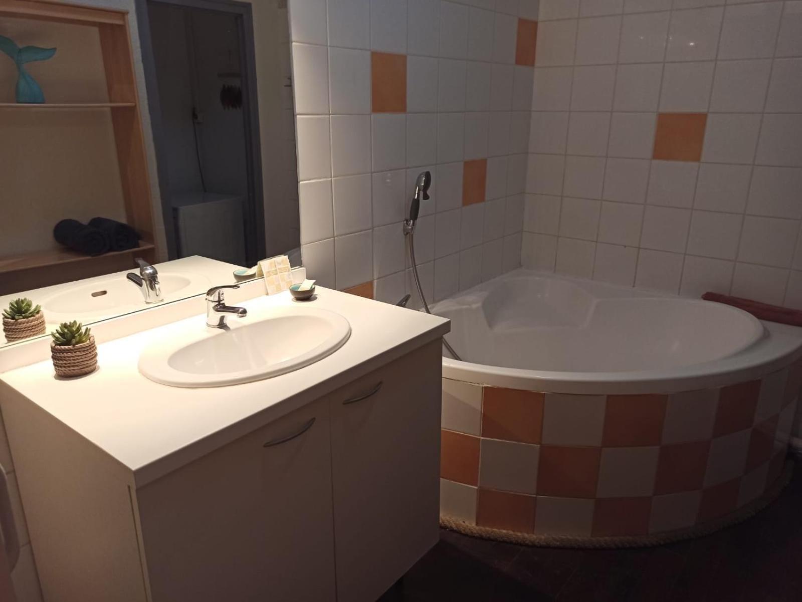 Centre Perpignan, A Deux Pas Du Castillet, Appart T3 75M2 A 10Min De Plages Pre Des Commerces Buitenkant foto